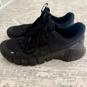 Nike Metcon 5 Sneakers Men’s size 10.5 All Black
